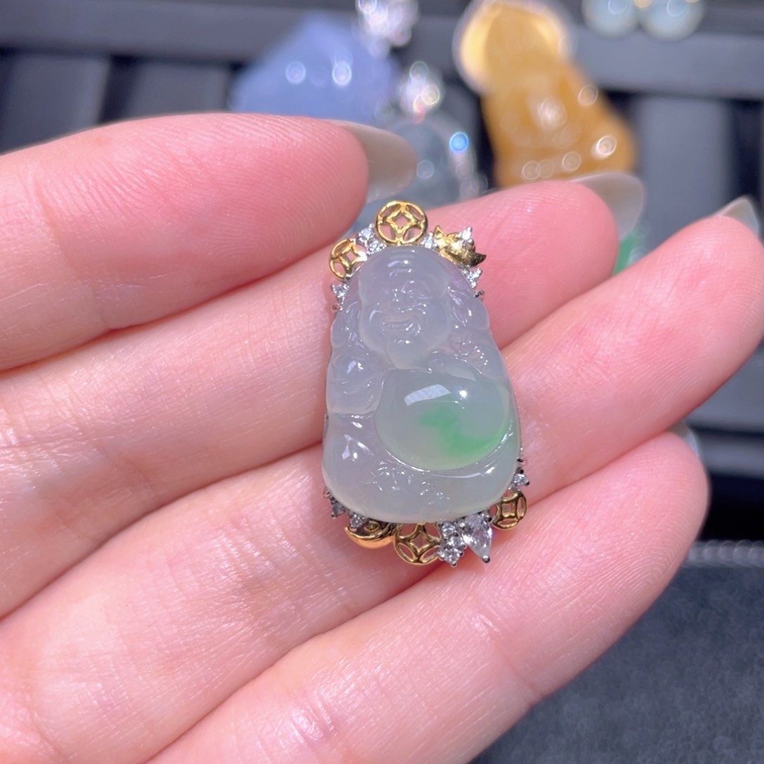 颈饰18K金镶嵌翡翠翡翠