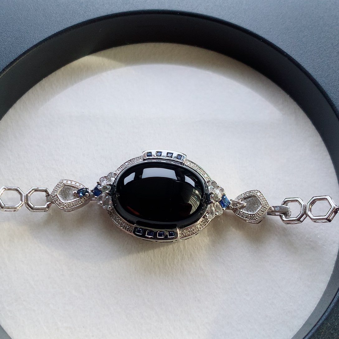 翡翠颈饰未镶嵌墨翠手链