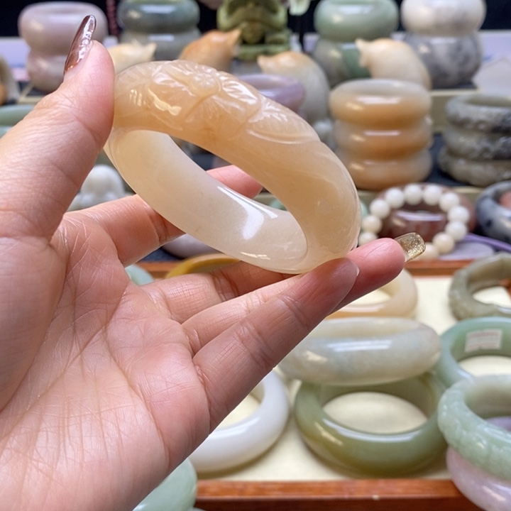 石英岩玉手镯未镶嵌玺**詩