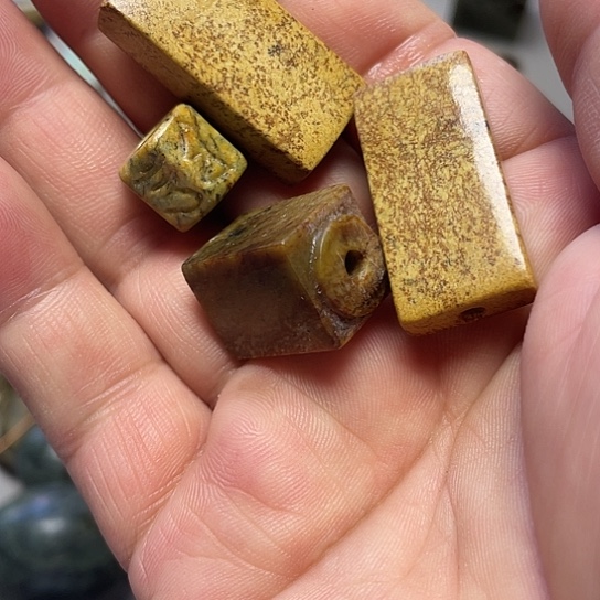 此***0岫岩河磨玉（透闪石质玉）未镶嵌挂件