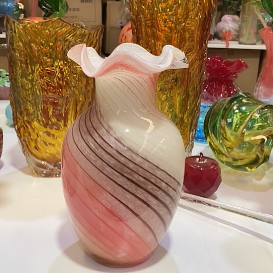 琉璃花瓶高29厘米口径9厘米