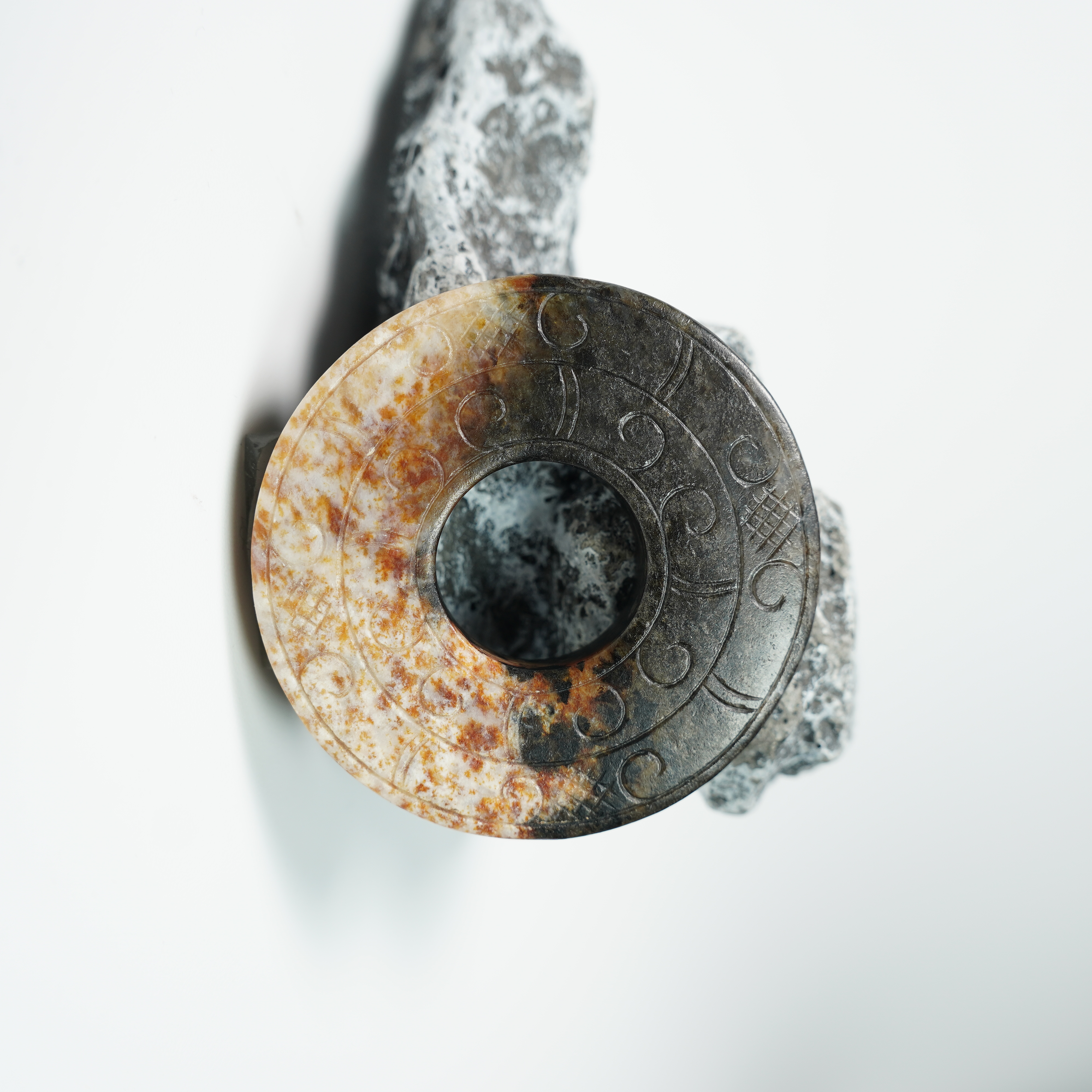 H2501153047/明代/ 黑提油卷云纹玉壁 古董 收藏  传承