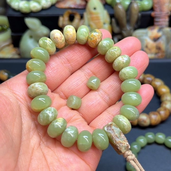 未镶嵌岫岩河磨玉（透闪石质玉）挂件y****1