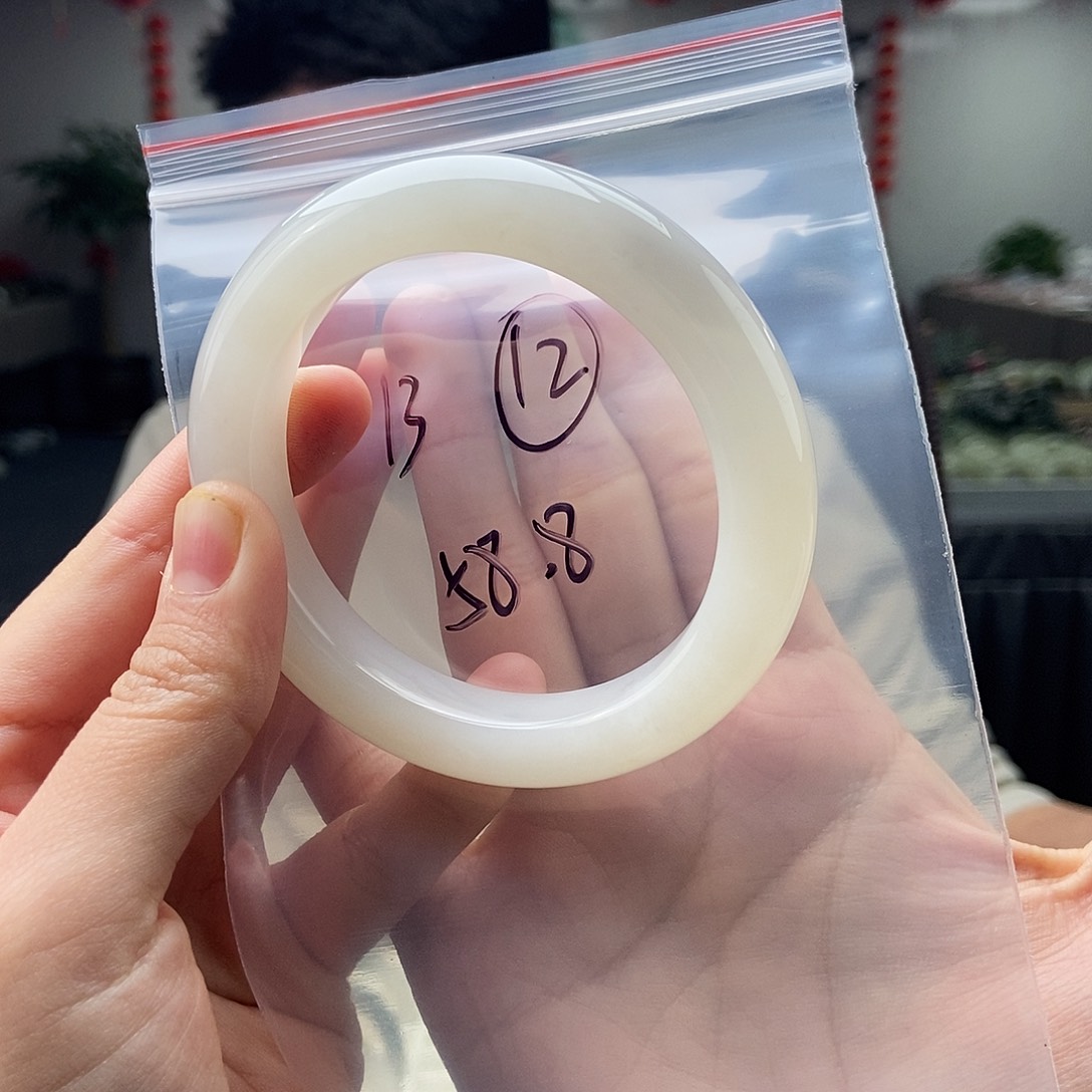 和田玉颜色多样性发拍一发一未镶嵌