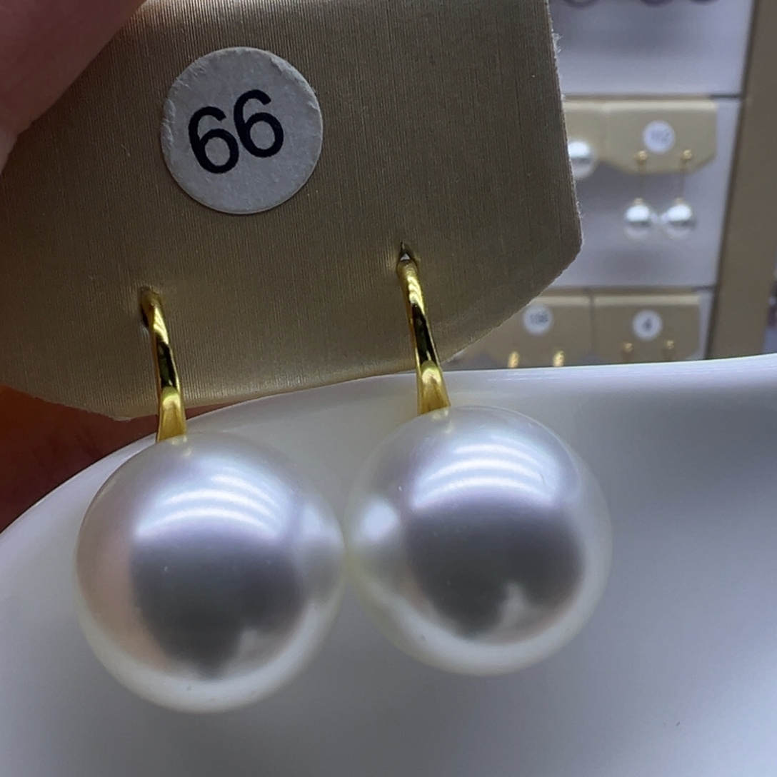 18K金镶嵌淡水珍珠耳饰
