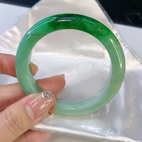 翡翠手镯未镶嵌天然植物A货449