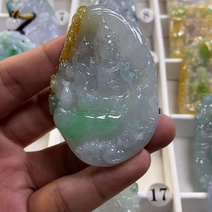 翡翠未镶嵌颈饰农**拳观音