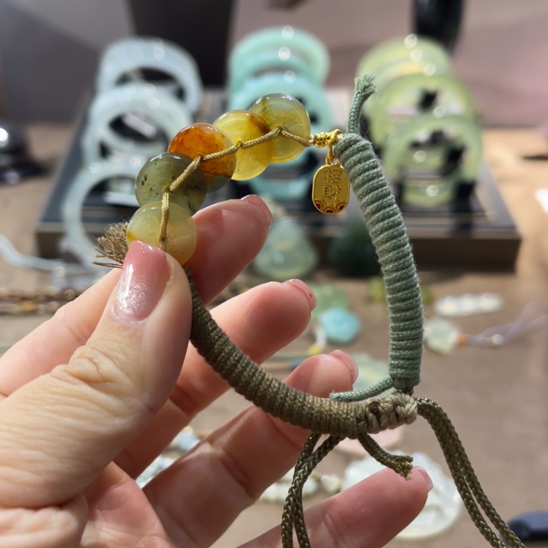 蛇纹石玉手镯未镶嵌萍*