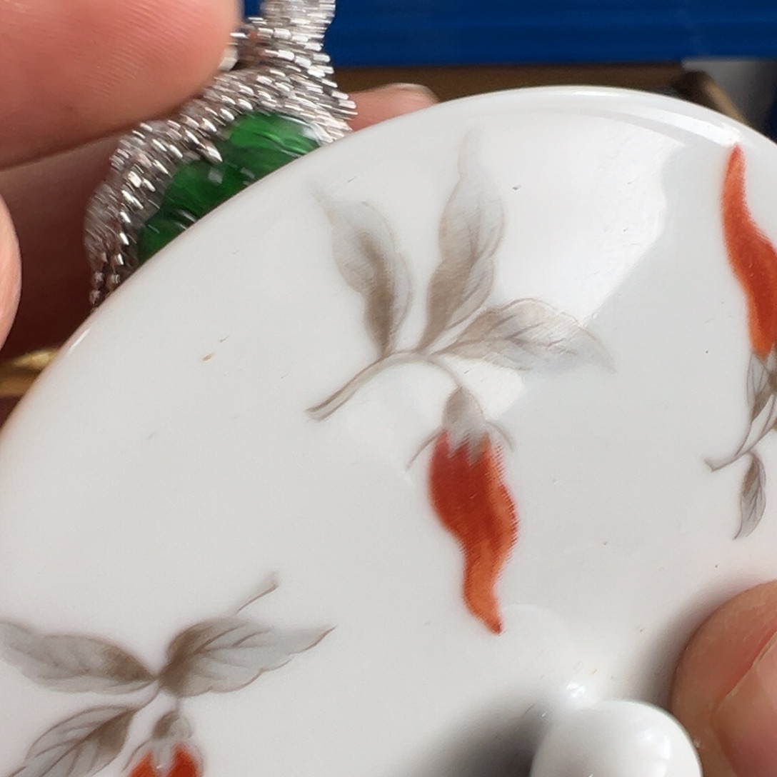 紫砂茶碗茶文化，现代古美术。