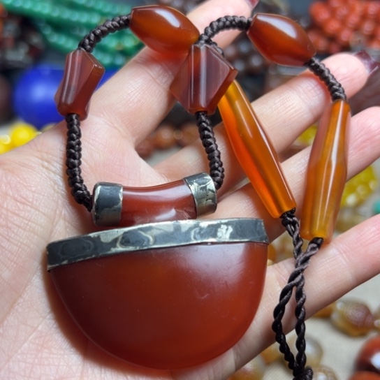 玛瑙/玉髓颈饰未镶嵌