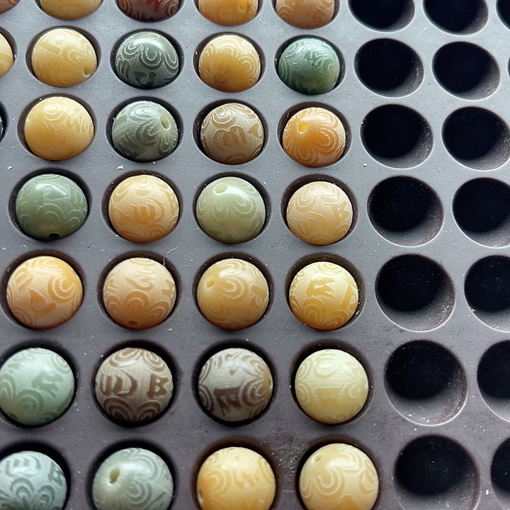 白玉菩提吊坠精品12六字真言20卡灯牌宠30