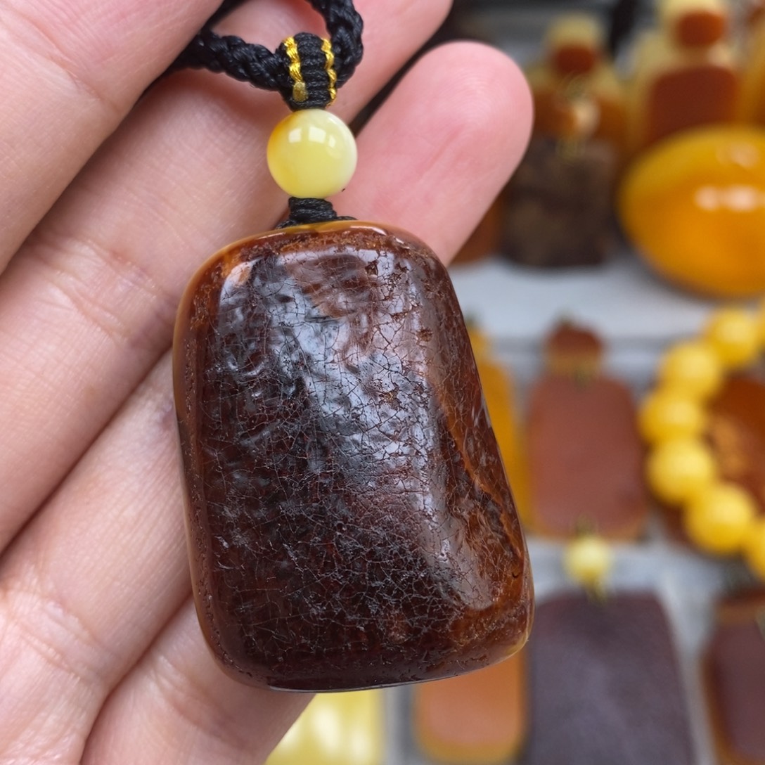 琥珀未镶嵌珠宝奇石