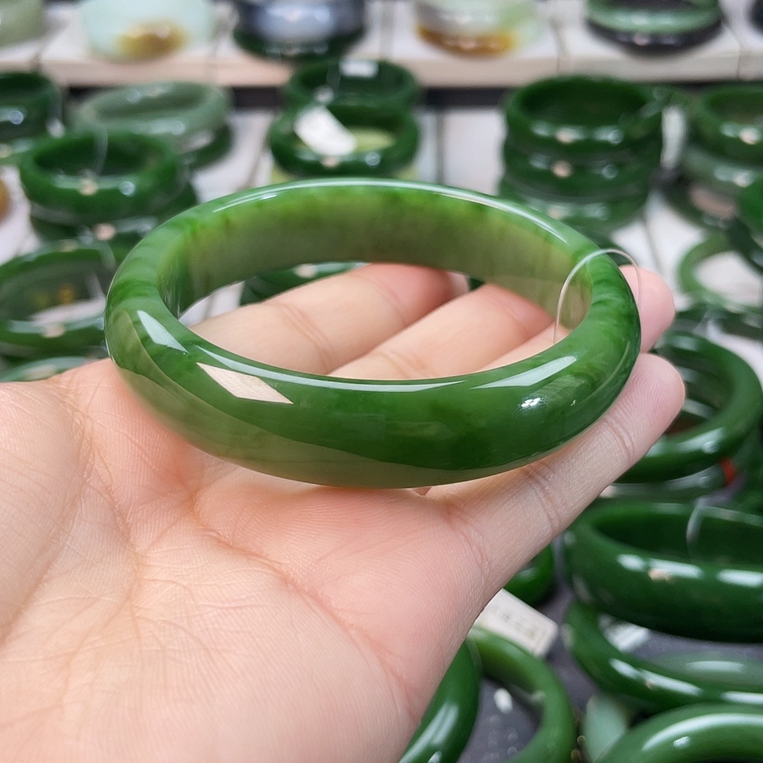 和田玉（碧玉）手镯未镶嵌