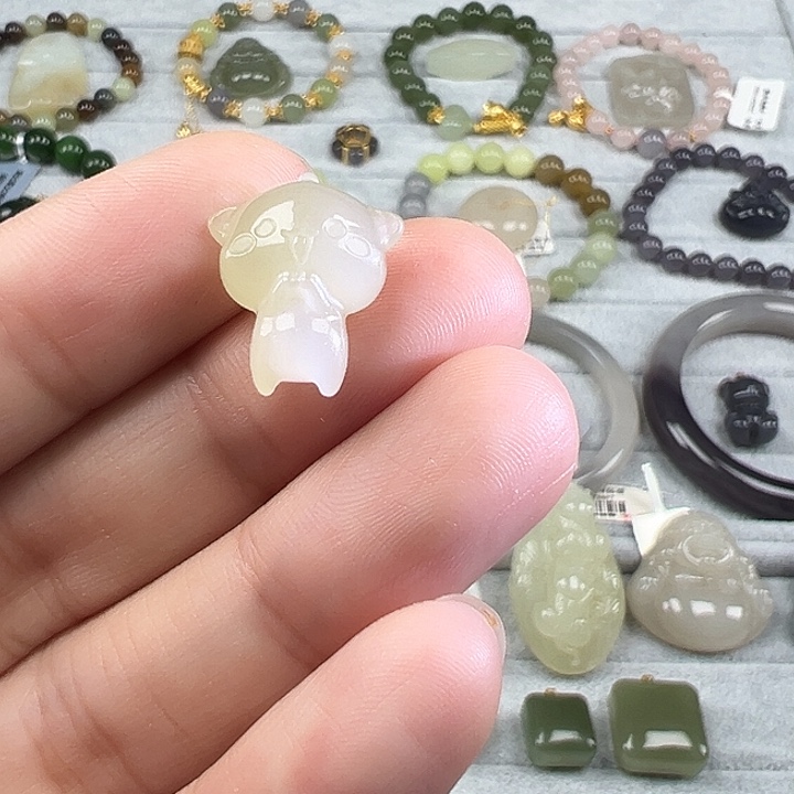 和田玉未镶嵌珠宝半成品