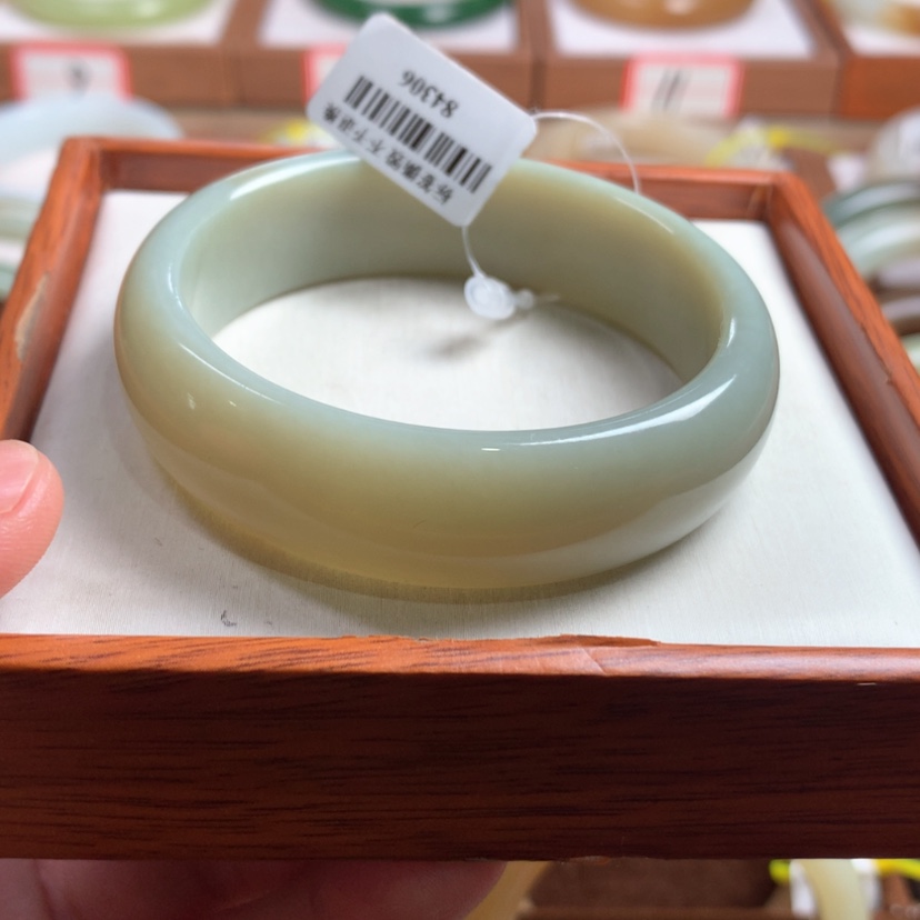 【闪购商品】和田玉手镯未镶嵌54.8
