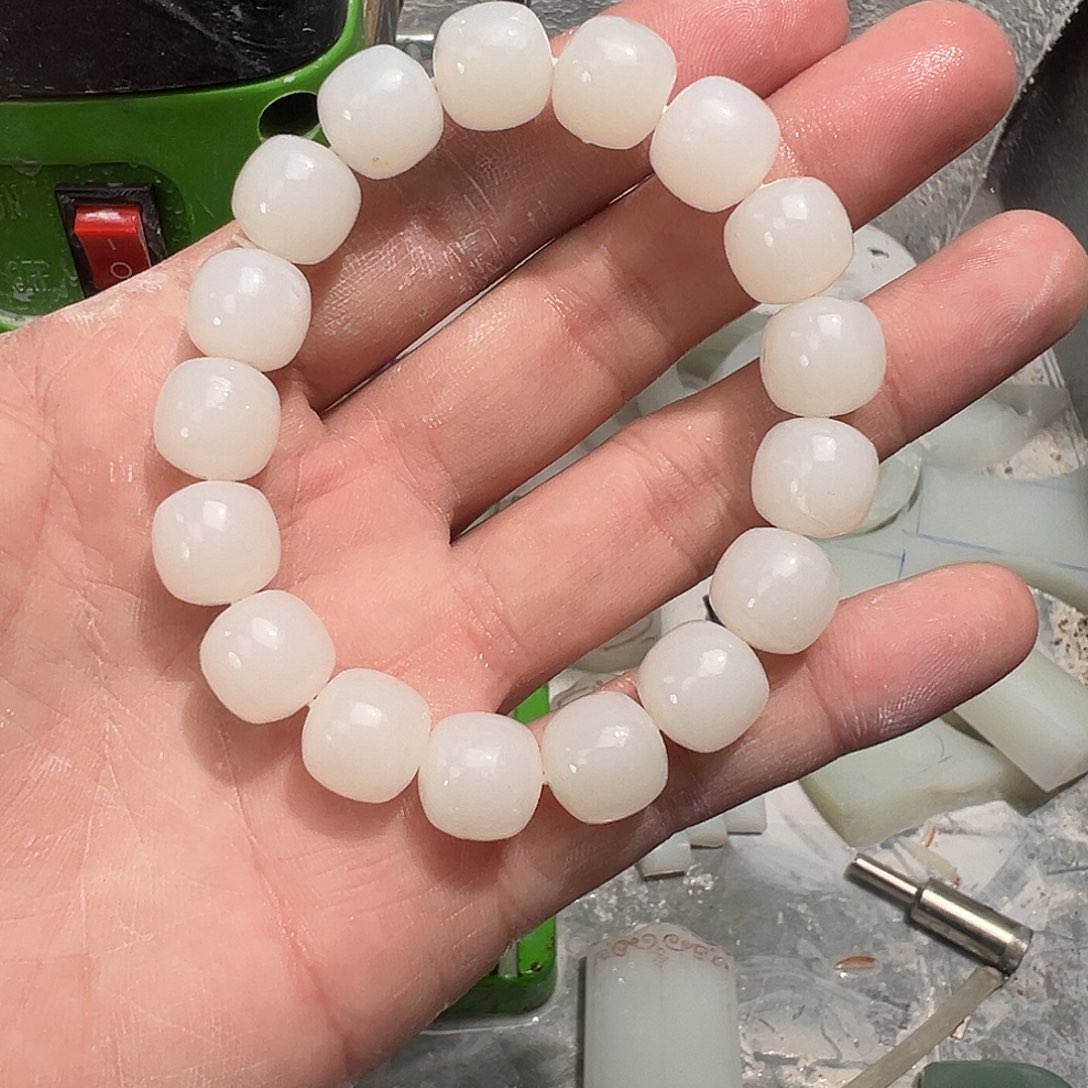 n***尘定制和田玉未镶嵌挂件