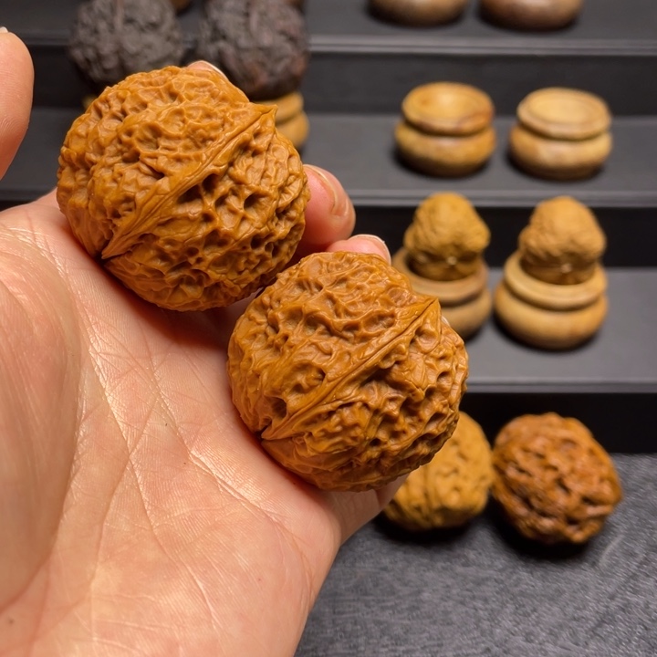 文玩核桃吊坠F荷包元宝40