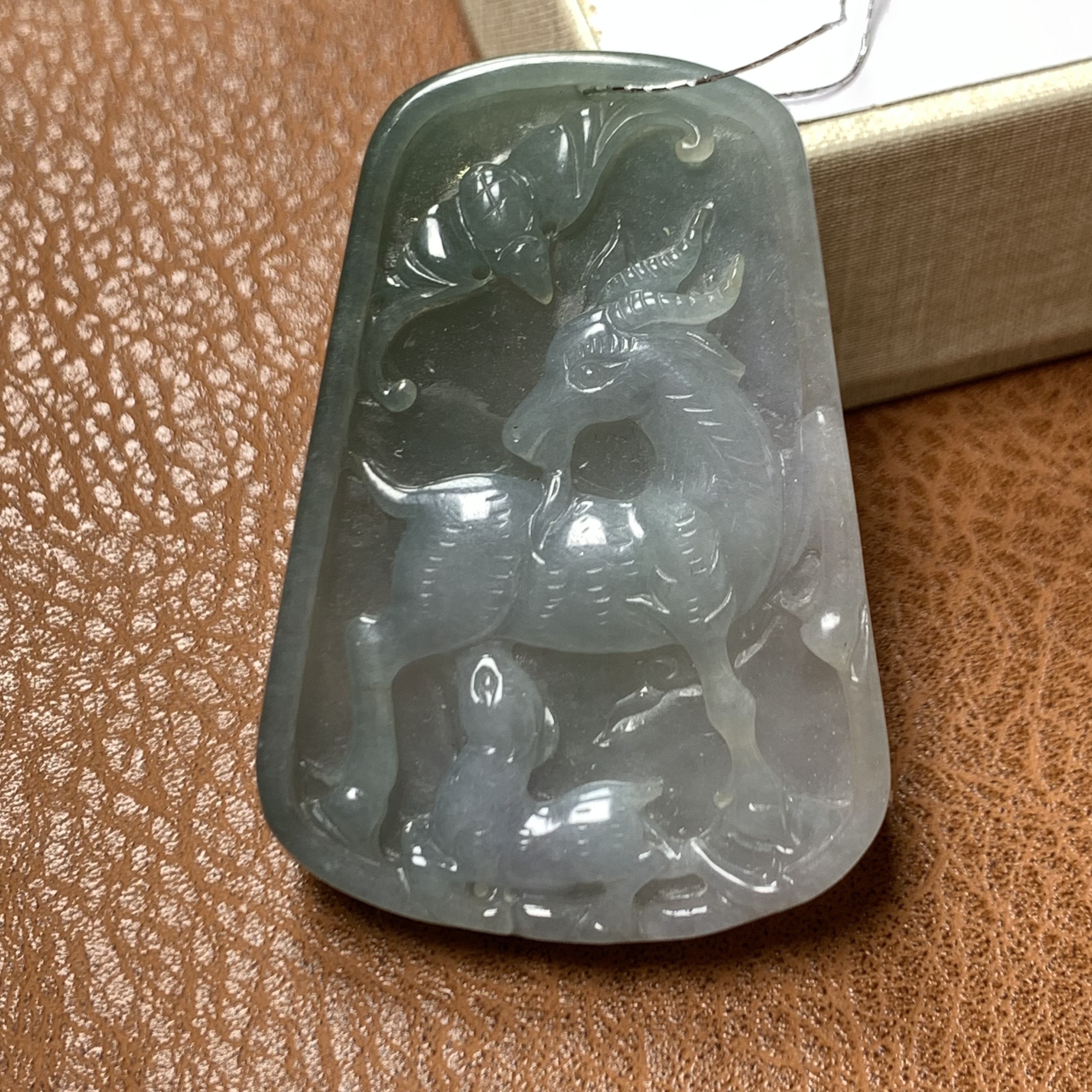 华洋玉器天然A货翡翠小羊跪乳吊坠挂件