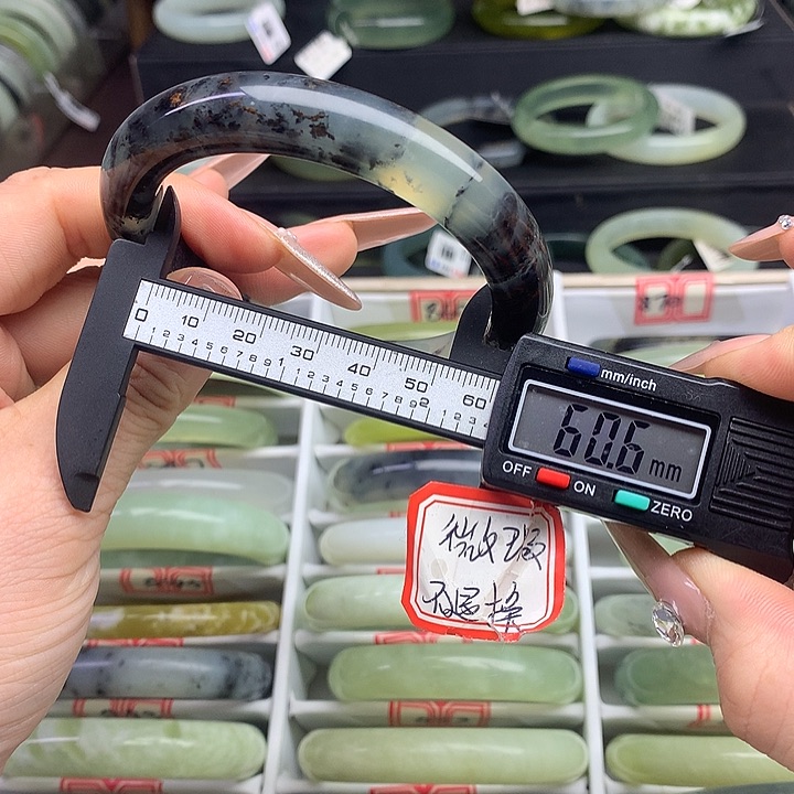 蛇纹石玉手镯未镶嵌867