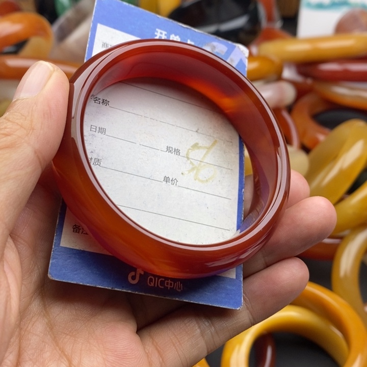 未镶嵌手镯石英质玉