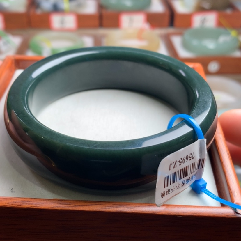 【闪购商品】和田玉手镯未镶嵌