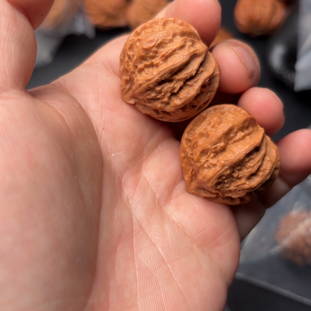 文玩核桃把件32000000