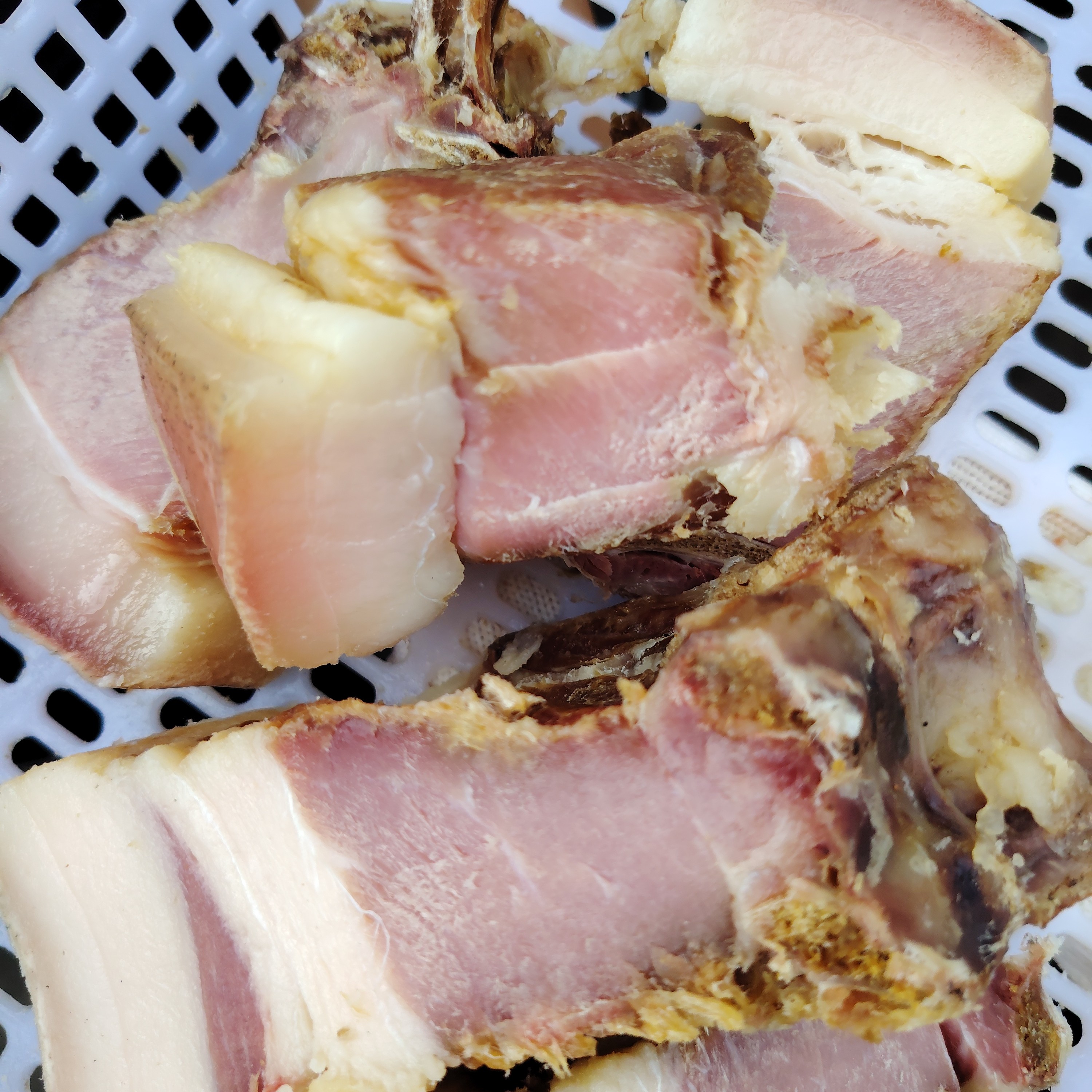 大别山黑毛猪福利品咸碎肉