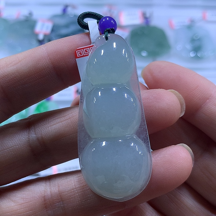 翡翠未镶嵌颈饰天然翡翠吊坠A货