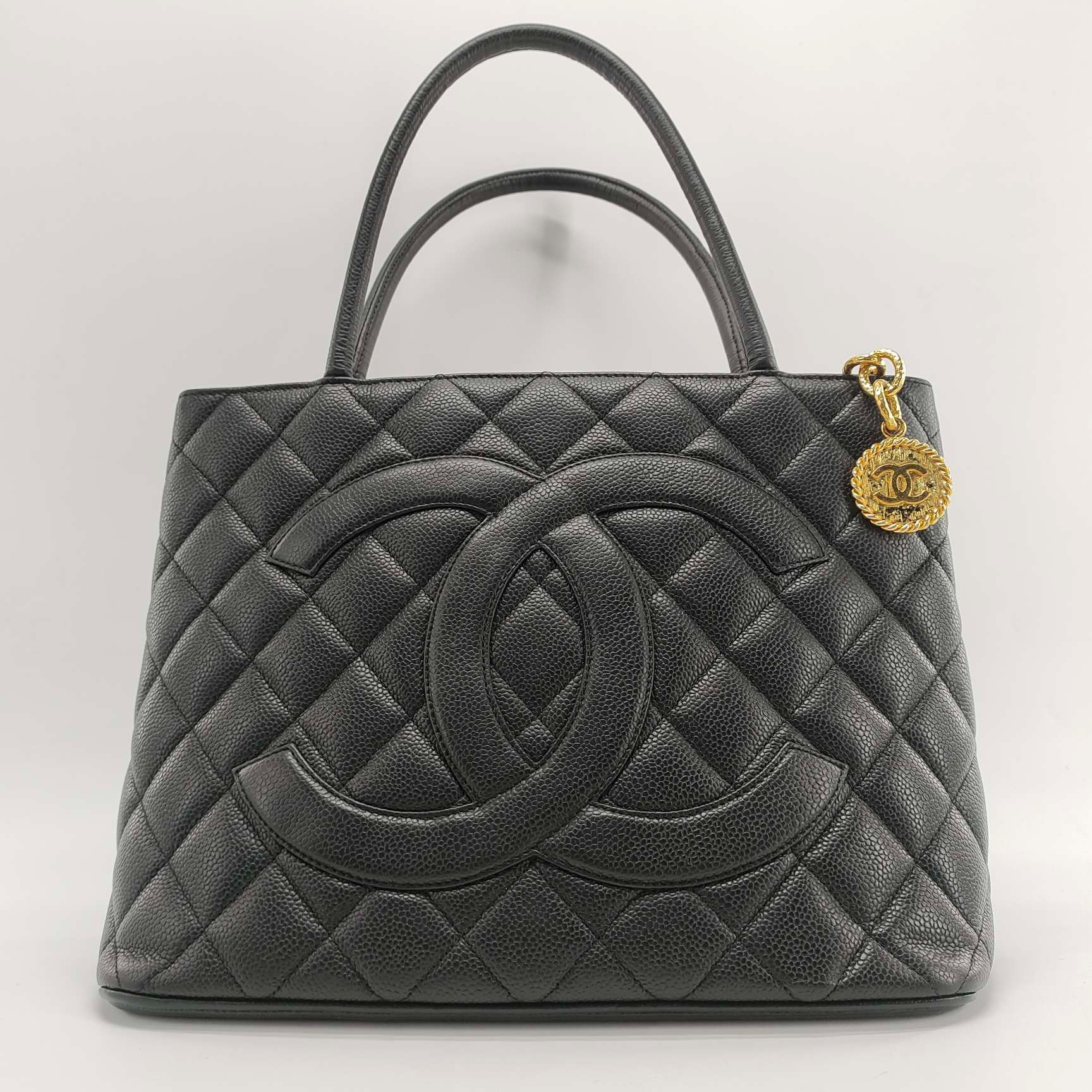 99新 Chanel/香奈儿  香奈儿chanel中古款金扣希尔顿 手提包     