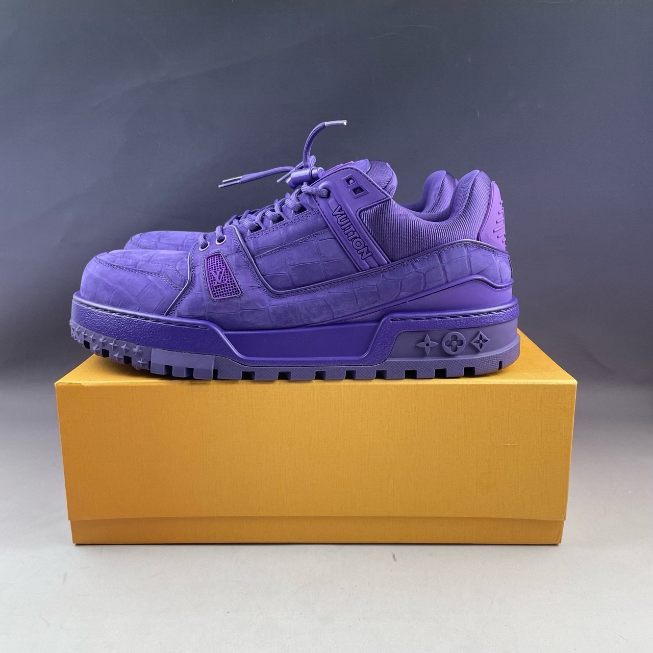 未使用 LouisVuitton/路易威登 5898/TrainerMaxi鳄鱼皮胖丁/11码