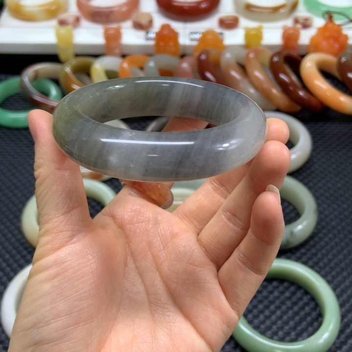 石英质玉未镶嵌手镯