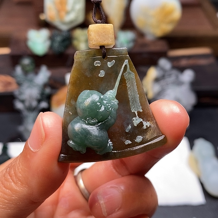 橘***水定制翡翠未镶嵌毛货抛光
