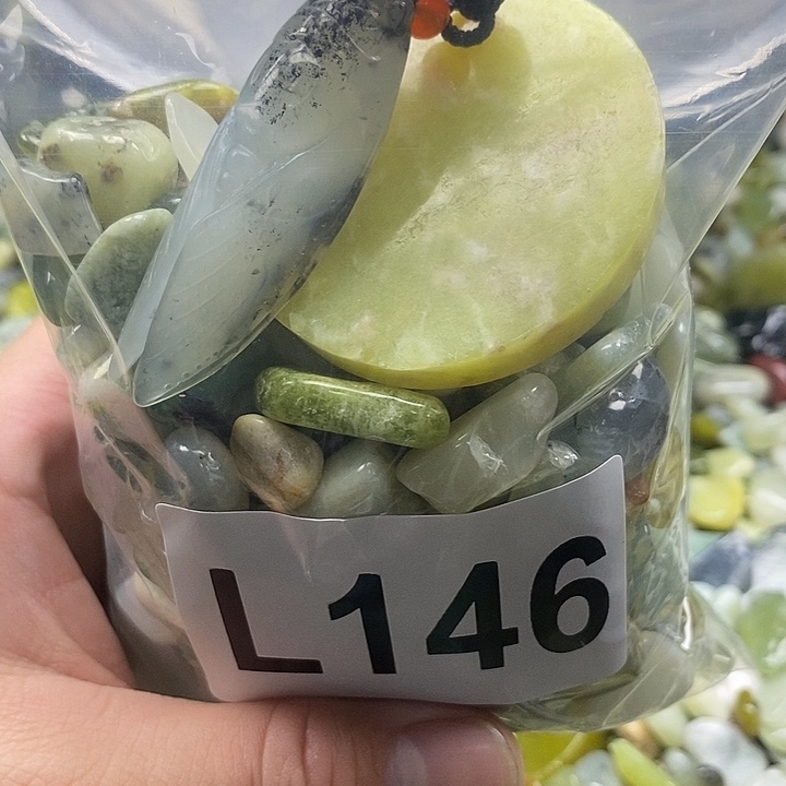 岫玉鱼缸石未镶嵌