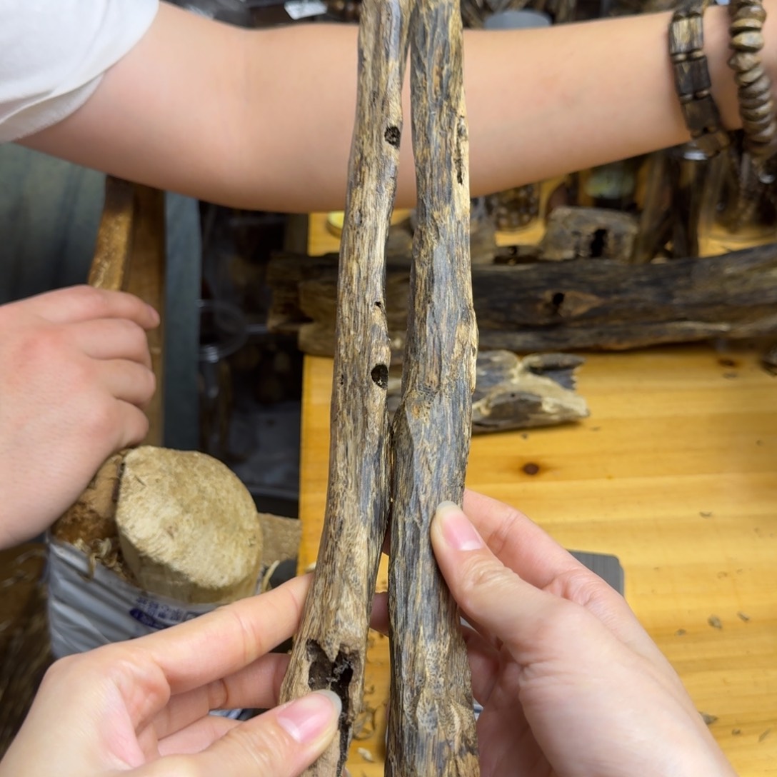 沉香手把件张勺子品种块料74克