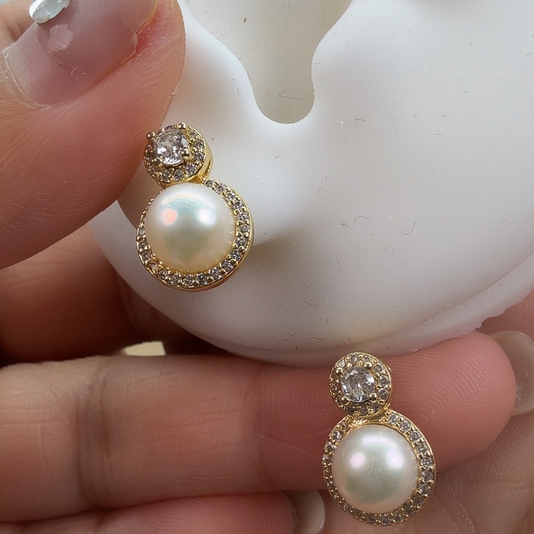 未镶嵌淡水珍珠耳饰