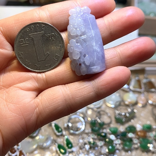 翡翠未镶嵌颈饰吊坠