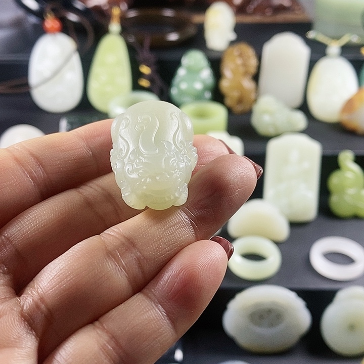 和田玉貔貅吊坠未镶嵌