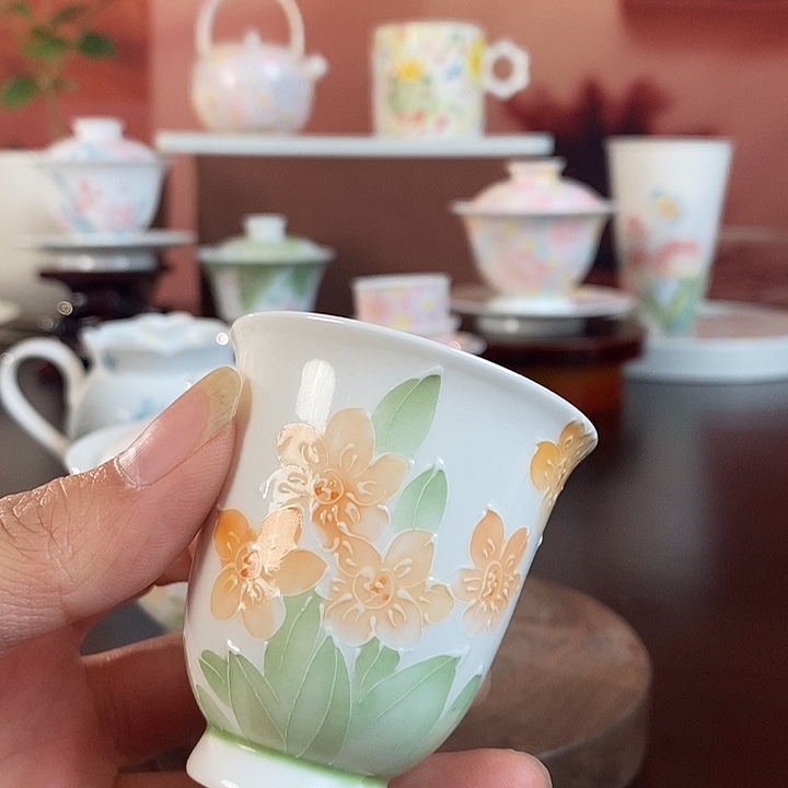 水仙花品茗杯手绘釉下高温