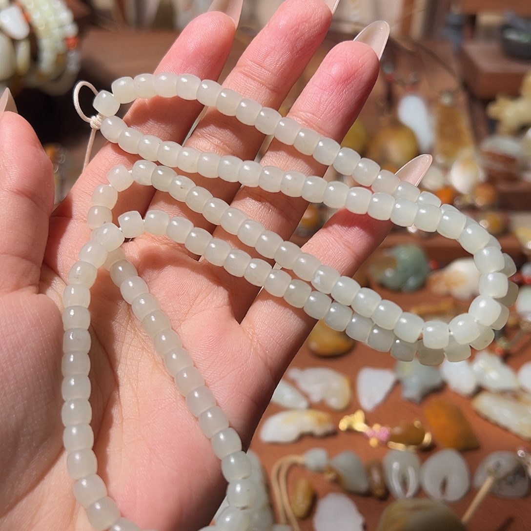 和田玉颈饰未镶嵌