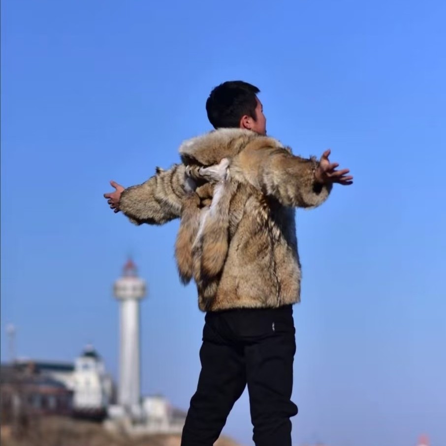 男装另类服饰时尚裘装抗寒连帽三尾带头拆卸外套