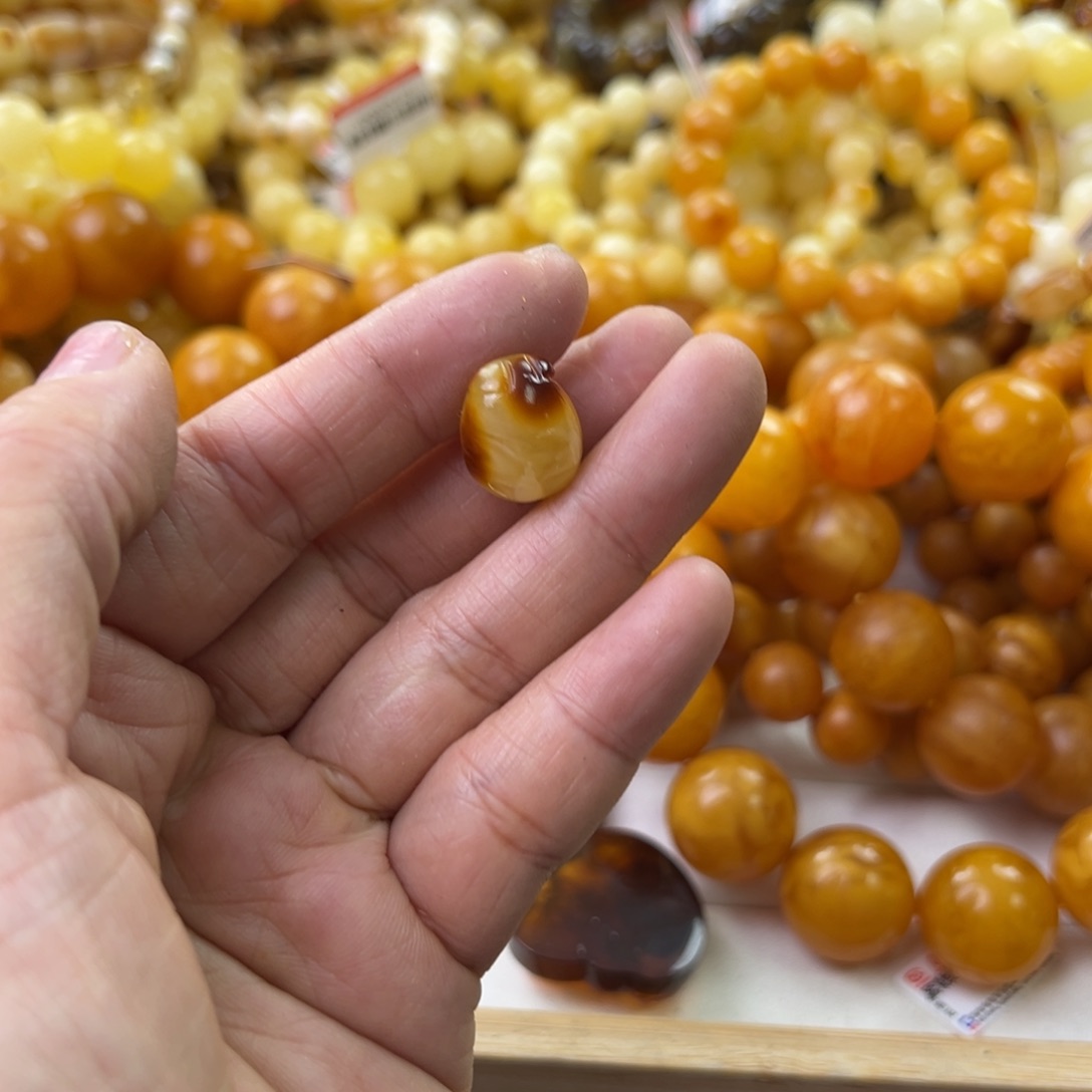 琥珀珠宝奇石未镶嵌