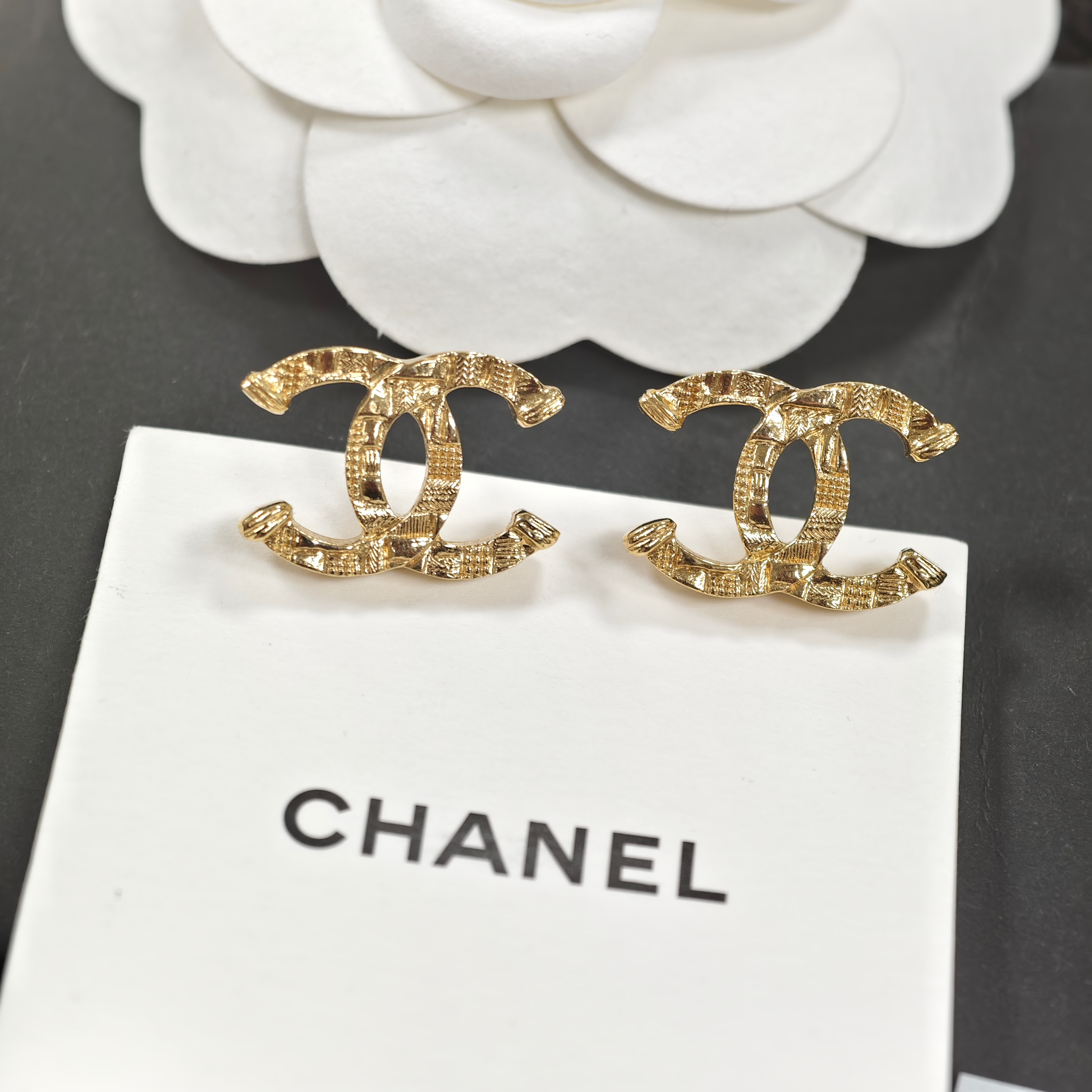 未使用 Chanel/香奈儿 耳钉熔岩浮雕精致重工时尚ZS