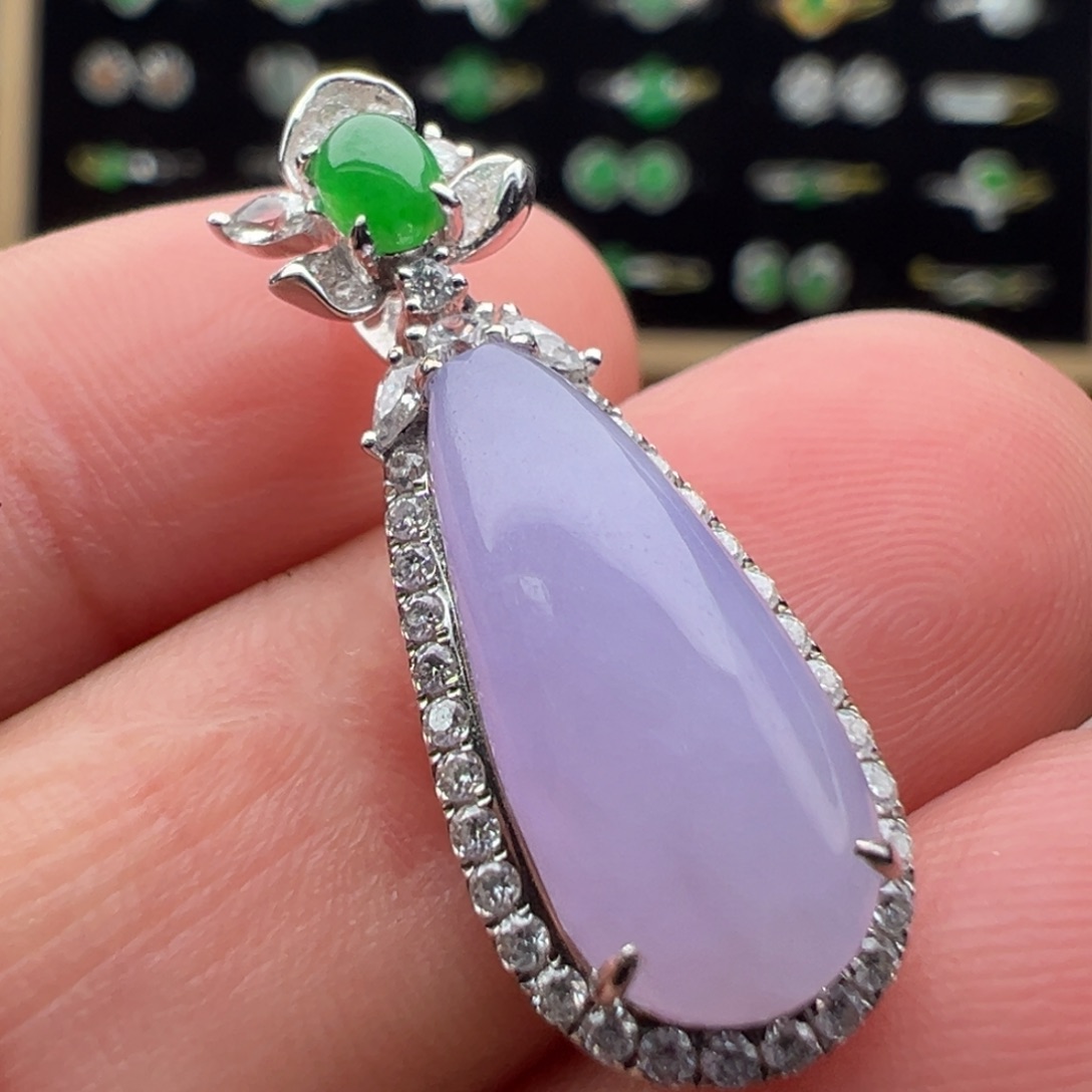 翡翠18K金镶嵌颈饰