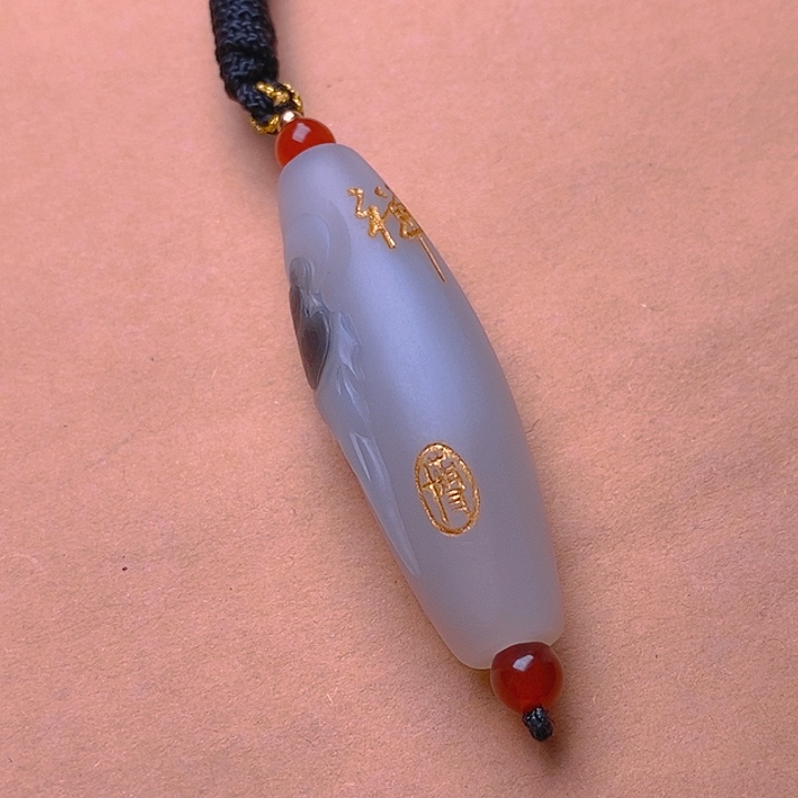 玛瑙/玉髓颈饰未镶嵌君***笑