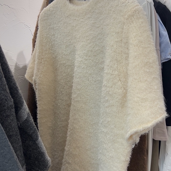 小***6今天新款 白色短袖毛衣