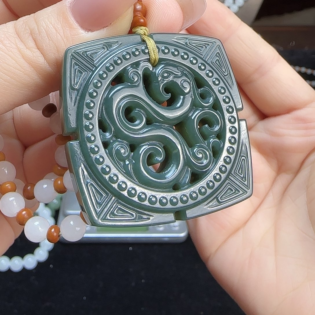 和田玉未镶嵌颈饰定制发货