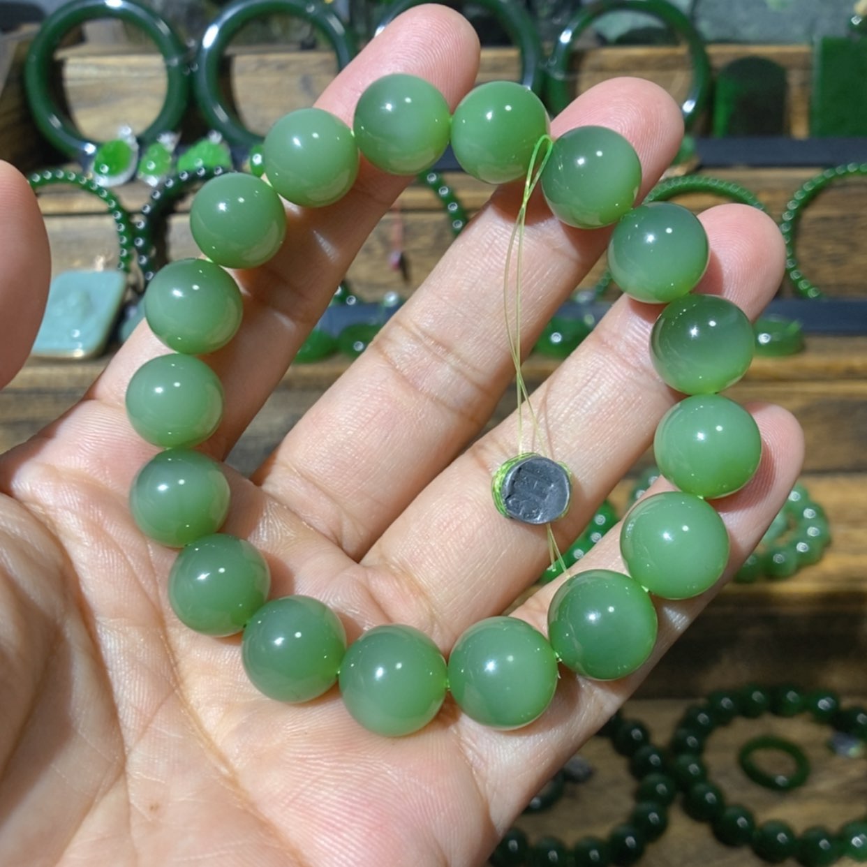 【闪购商品】吊坠(不含链)未镶嵌和田玉俄料粉青猫眼手串 12