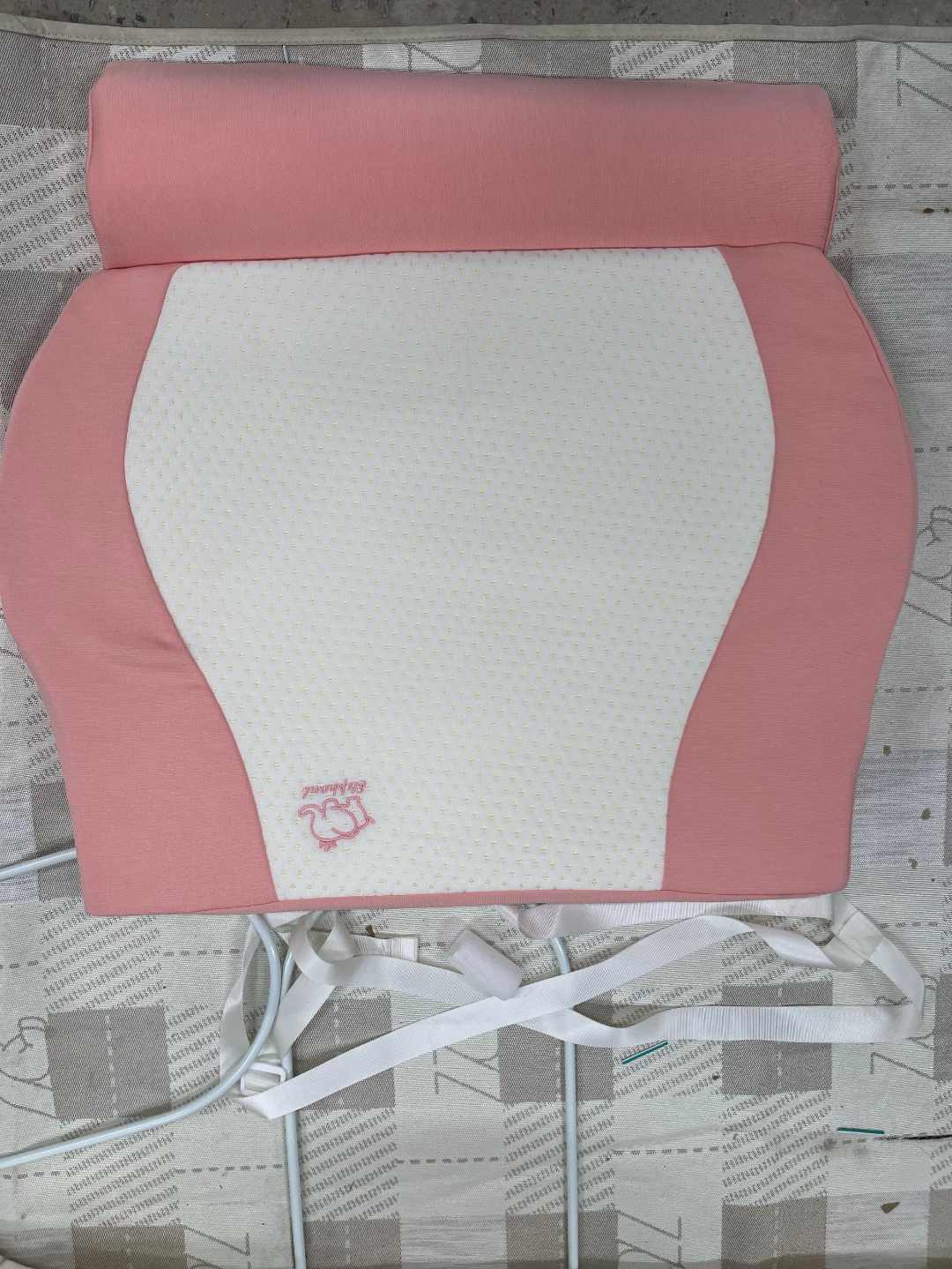 k    斜坡防吐奶枕