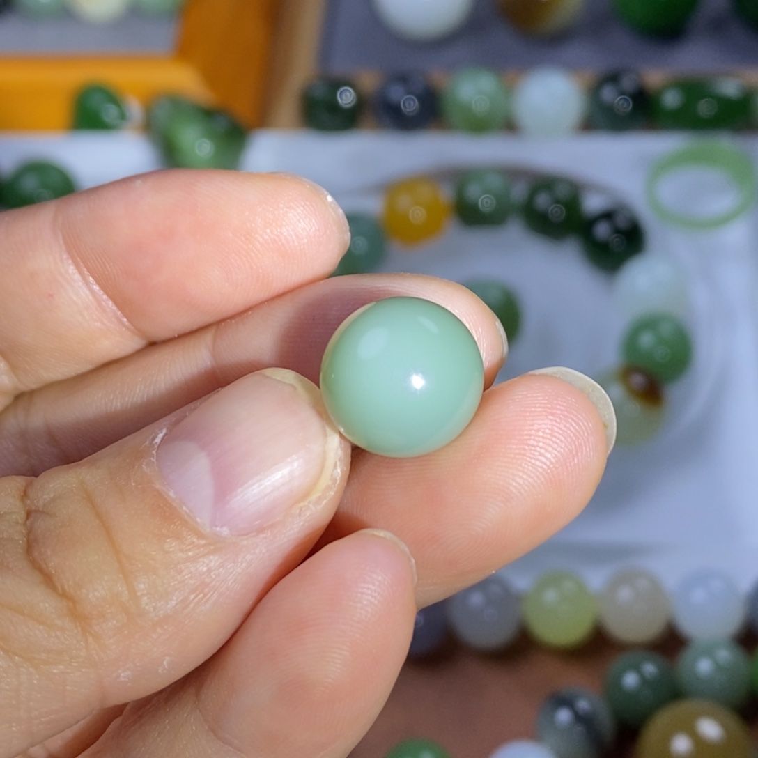 玉***波和田玉散珠卡12粉青