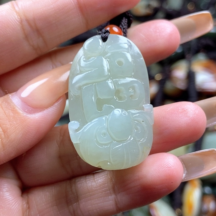 和田玉颈饰未镶嵌